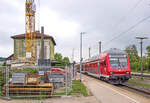 Am 19.5.17 waren rote Doppelstockzüge der Standard auf der RE-Linie 90. In Dombühl traf er auf die ersten Vorboten für den Ausbau zur S-Bahn-Endstation.