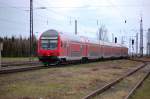 Zwei unterschiedliche Steuerwagen hintereinander im Blockabstand auf der Strecke Augsburg - Donauwrth: Nachschu....