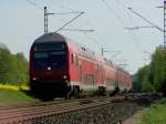 Eine leichte Gegenlicht Aufnahme an der KBS485! RE10425(RE4) fhrt hier kurz vor bach-Palenberg, Dortmund Hbf entgegen am Km 20.4
4.5.08