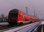 Stw 762 mit RE nach Leipzig fhrt  gerade in den Bahnhof Radebeul Ost am 14.01.2009 ein.