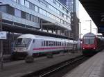 IC und RE im Freiburger Haubtbahnhof. 