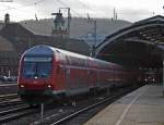 der RE10411 nach Dortmund mit Schublok 111 009 bei der Ausfahrt von Hagen Hbf - Gru an den Tf! 15.11.09