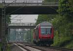 Ein 761.2 Steuerwagen hinter 111 151-7 auf dem Weg zum Dsseldorfer Abstellbahnhof (KDA) kurz vor der Durchfahrt im Geilenkirchener Bahnhof, 11.5.10