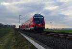 Ein RB 27 Zug kommt bei Gubberath Steuerwagen voraus am Fotografen vorbei geeilt.