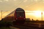 Sundown! Die Sonne geht am Abend des 15.9.2014 schon unter, als ein RB 27 Zug nach Koblenz steuerwagenvoraus am Fotografen vorbei kommt.