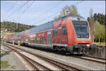 Abgestellt im Bahnhof Wies Eibiswald warten die gemieteten Doppelstockwagen der DB auf den weiteren Einsatz. Zum Glück ist die Zahl der nicht so ansehnlichen Wagen stark geschrumpft . 20.6.2026  