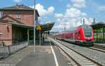 7 Jahre später hielten 5 Doppelstockwagen als RE nach Würzburg in Karlstadt auf Gleis 2. (Blick nach Norden am 26.7.16)
