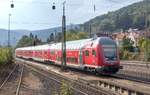 Ein Doppelstock-RE von Frankfurt nach Würzburg fuhr am 1.10.16 in Lohr  Steuerwagen voraus  auf Gleis 1 ein.