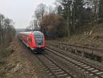 Ein Re von Friedrichshafen nach Stuttgart erhält in kürze in Ulm hbf Einfahrt am 06.03.2018 mit Schublok 218 443