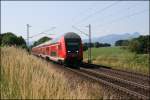 Bei Hilperting ist am Morgen des 24.06.07 die RB30016  Oberbayernbahn  auf dem Weg von Salzburg nach Mnchen Hbf.