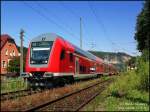 Seit Montag (16.07.07) sind auf der Dresdener S-Bahnlinie S1 neue Doppelstockzge - bis jetzt 3 Umlufe - unterwegs. Bei diesen heien Temperaturen gerade rechtzeitig um den Fahrgsten durch ihre klimatisierten Fahrgastrume Abkhlung zu bieten. Hier ein Zug am Hp Stadt Wehlen gefhrt von einem Steuerwagen der Bauart 767.4, 17.07.07.