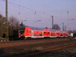 Stw 767 der Dresdner S-Bahn fhrt am 23.04.2010 als S1 nach Meien Trieb. von Coswig weg.