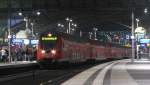 Bevor es auf eine neue Tour geht wollte ich noch schnell die letzten Bilder von meiner 'Nachttour' mit Hannes zeigen. Hier zu sehen ist ein RE 1 von Frankfurt(Oder) nach Brandenburg Hbf. beim sehr kurzen Halt in Berlin Hbf. 12.11.2011