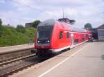 Der RE 60 Braunschweig - Rheine. Hier steht er mit einer 111 am Heck und einem 766.4 Steuerwagen in Osnabrck Hbf. 29.06.2006