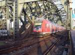 Ein 763.6 Dosto Steuerwagen am Ende einer RE 1 Garnitur auf dem Weg nach Hamm(Westf) bei der berfahrt von Kln Hbf nach Kln Messe/Deutz.