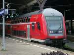 Ein 766.4 Steuerwagen an Ende des RE 2 der grade aus Mnster(Westf) in M´gladbach ankam.