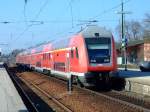 RE 4246 nach Mnchen Hbf am 6.4.2007 bei der Ausfahrt aus Freising.