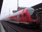 Am Gleis 1 ist gerade abgefahren der RE2 nach Rathenow mit einem Steuerwagen der 3.Generation. L�bbenau/Spreewald den 01.01.2008