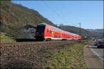 RB27 (RB 12564)  Rhein-Erft-Bahn  f�hrt bei Erpel Richtung K�ln.