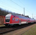 29.03.2008 Die Regionalbahn aus Nordhausen f�hrt weiter nach Lutherstadt Eisleben, hier Halt in Riestedt.