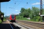 Ein Regionalzug nach Ulm mit einer BR 146.2 im Schub durcheilt am 29.5.2009 mit hoher Geschwindigkeit Gingen (Fils).