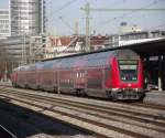 Ein Regionalexpress nach M�hldorf verl�sst am 24. Februar 2012 den Bahnhof M�nchen-Ost.