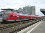 Ein RE6 nach D�sseldorf Hbf steht hier am 20.08.2013 im Essener Hbf.