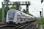 21.05.2019, in Bayern regnet's in Strömen, in Dresden scheint die Sonne.Ein IC fährt aus der Abstellanlage Dresden-Reick durch den Haltepunkt Strehlen zum Hauptbahnhof. Lok 146 561 zog die Garnitur mit Steuerwagen 2863.