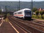 Ein Bpmbdzf-Steuerwagen des IC 2160 von Nrnberg HBF nach Karlsruhe HBF am 19.05.07 bei der Ausfahrt aus dem Aalener Bahnhof.