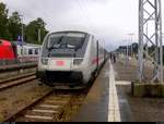 Bpmbdzf mit Zuglok BR 101 als IC nach Stuttgart Hbf steht in seinem Startbahnhof Ostseebad Binz auf Gleis 2. [29.7.2016]