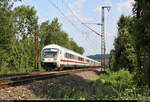 Bpmmbdzf mit Schublok 101 007-3 als verspäteter EC 114  Wörthersee  (Linie 32) von Klagenfurt Hbf (A) nach Dortmund Hbf (D) fährt in Uhingen auf der Bahnstrecke Stuttgart–Ulm