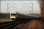 In den Ruhrwiesen zwischen Witten und Wetter(Ruhr) ist der IC 2048, Leipzig Hbf - Kln Hbf, unterwegs.