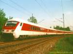 Ein Intercity-Steuerwagen im Jahre 2000 nahe Berlin-Wuhlheide.