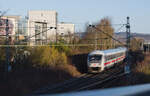 Geschobener IC 1912 am 23.02.2022 in Stuttgart Nord im letzten Licht.