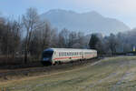 Der IC 2012, geschoben von 218 411, am 29.12.2025 kurz vor Immenstadt.