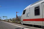 Wohl zum letzten mal das dieser IC-Steuerwagen den Nieb�ller Bahnhof zu Gesicht bekommt, denn am 30.4.2026 endete der planm��ige Einsatz der IC1 auf der Marschbahn