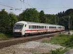 Ein IC am 25.06.2010 bei der Durchfahrt in Aling.