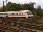 Ein Steuerwagen der Gattung Bimdzf am 17.10.2001 am Schlu eines IR der Realation Dresden - Leipzig - Magdeburg bei der Ausfahrt aus Kthen.