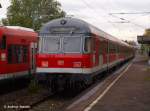 Karlsruher Silberling-Steuerwagen mit Faltbalg in Kirchheim/T - tlingen hngt er an 218 193 mit ziel Kirchheim/T. (26.10.2009)