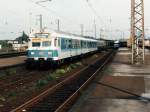 141 302-0 mit RB 3465 Wesel-Duisburg auf Oberhausen Hauptbahnhof am 17-10-1995.