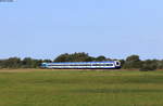 RE 11027 (Westerland(Sylt)-Hamburg Altona) mit Schublok 245 205-0 bei Emmelsbüll 31.8.20