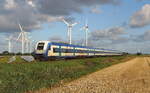 RE 6 von der Insel nach Nieb�ll aufgenommen am 06.08.2026 nahe S�dergotteskoog Steuerwagen Bauart Married Pair voraus. Geschoben einer 245
