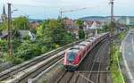 Am 12.8.09 fuhren noch „Pumazüge“ zwischen Frankfurt und Würzburg. In Karlstadt überholte einer die auf Gleis 1 wendende Regionalbahn, die man auf ID 1015445 größer sieht.