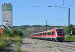 Am 1. August 2013 konnte ein aus Modus-Wagen gebildeter RE Frankfurt (M) - Würzburg bei der Einfahrt in Karlstadt verewigt werden. Geschoben wurde der Zug von 146 240. 