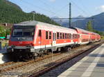 Der  Mittenwaldexpress  RE 4879 ist an seinem Zielbahnhof angekommen.