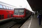 Bnrbdzf mit 245 205-0 von DB Regio Nord als RE 11022 (RE6) nach Westerland(Sylt) steht in seinem Startbahnhof Hamburg-Altona bereit.