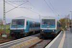 Treffen zweier WEE-Ersatzzüge auf der RB89 Aalen - Donauwörth in Möttingen. (31.03.2023)