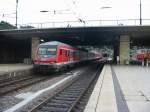 RB nach Koblenz mit einer BR143 am 8.7.2005 bei der Einfahrt von Mainz Hbf.