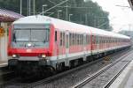 Die 111 196-2 schiebt einen Wittenberger als RE nach Mannheim am 18.08.2010 durch Frankfurt Zeppelinheim