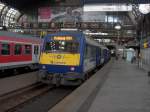 Ein Steuerwagen der NOB steht in Hamburg Hbf zur abfahrt bereit.